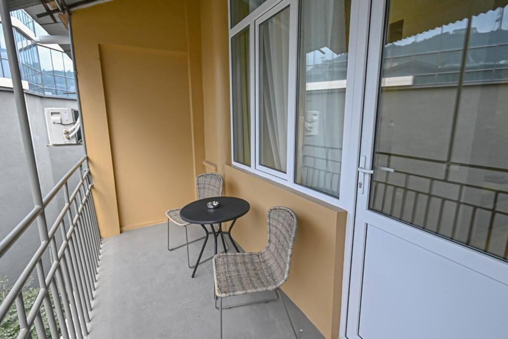 Studio With Balcony In Old City ティビリシ エクステリア 写真