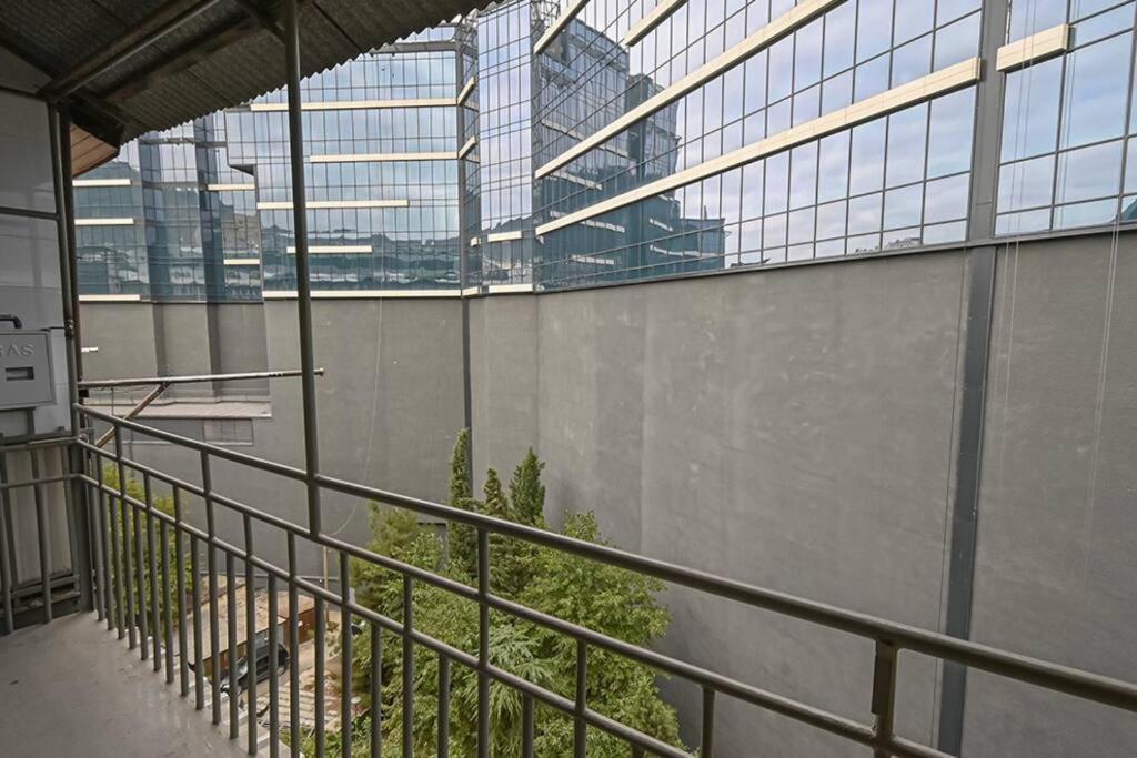Studio With Balcony In Old City ティビリシ エクステリア 写真