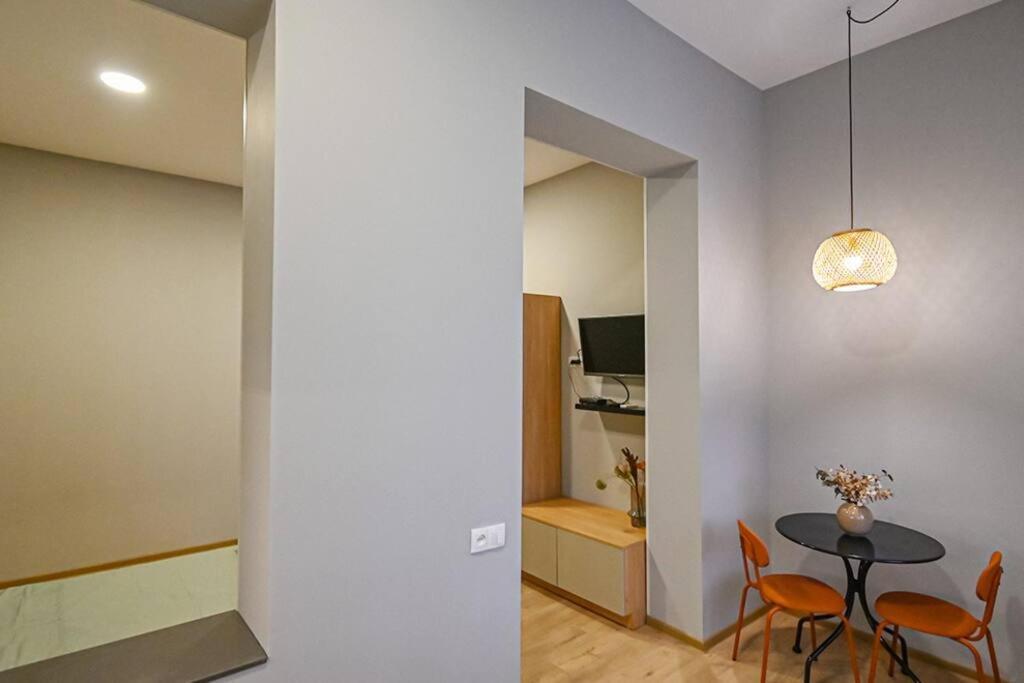 Studio With Balcony In Old City ティビリシ エクステリア 写真