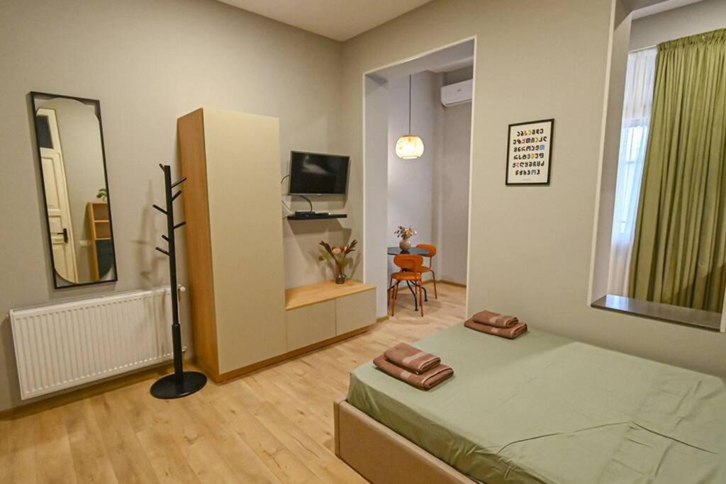 Studio With Balcony In Old City ティビリシ エクステリア 写真
